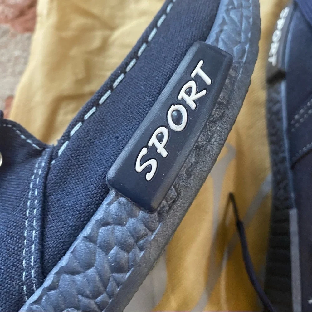 Men’s size 44 blue laced boat shoes